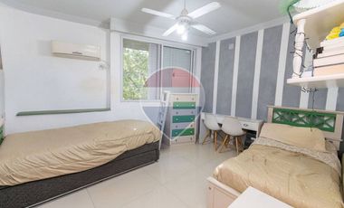 Duplex en venta de 2 dormitorios, patio y cochera