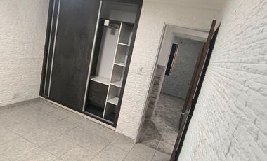 Casa en alquiler c/ cochera en Parque República