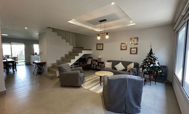 VENTA CASA EN BAJO LA VIÑA 3 DORMITORIOS