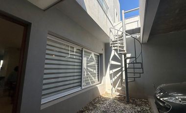 VENTA CASA EN BAJO LA VIÑA 3 DORMITORIOS