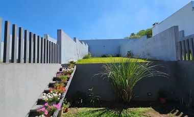 VENTA CASA EN BAJO LA VIÑA 3 DORMITORIOS