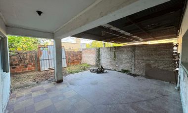 En Venta Casa a Refaccionar en Avellaneda