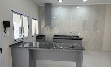Se Alquila Casa en Avellaneda Santa Fe