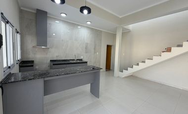 Se Alquila Casa en Avellaneda Santa Fe