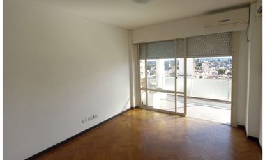 Alquiler: Semipiso en Edificio Ñaró - Peatonal de Concordia