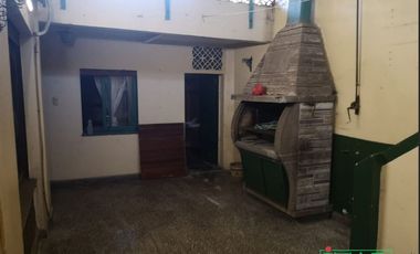 Casa en alquiler c/ cochera en Villa Soldati