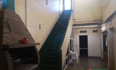 Casa en alquiler c/ cochera en Villa Soldati