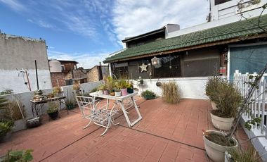 CASA 5 AMB VILLA MADERO MAS  GALPON Y COCHERA