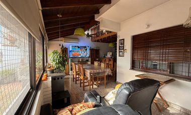 CASA 5 AMB VILLA MADERO MAS  GALPON Y COCHERA