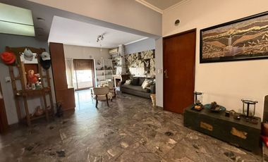CASA 5 AMB VILLA MADERO MAS  GALPON Y COCHERA