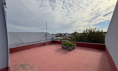 CASA 5 AMB VILLA MADERO MAS  GALPON Y COCHERA