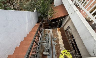 CASA 5 AMB VILLA MADERO MAS  GALPON Y COCHERA