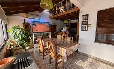 CASA 5 AMB VILLA MADERO MAS  GALPON Y COCHERA