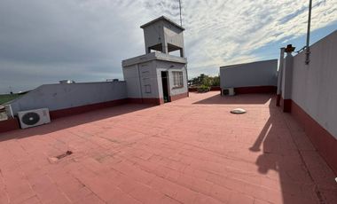 CASA 5 AMB VILLA MADERO MAS  GALPON Y COCHERA