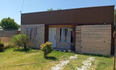 CASA 3 AMBIENTES VENTA GLEW BARRIO SANTA ANA
