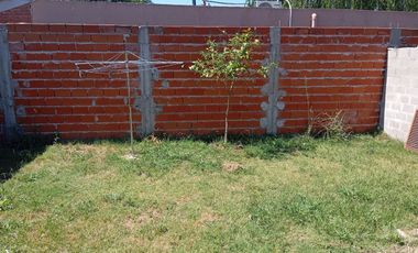 CASA 3 AMBIENTES VENTA GLEW BARRIO SANTA ANA