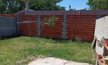 CASA 3 AMBIENTES VENTA GLEW BARRIO SANTA ANA