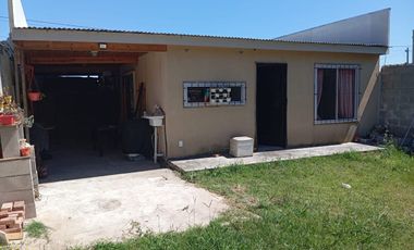 CASA 3 AMBIENTES VENTA GLEW BARRIO SANTA ANA