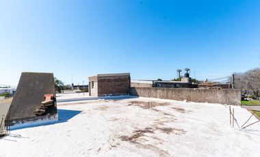 Galpón en venta zona Sur a una cuadra de Uriburu