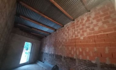 VENTA CASA 2 DORM Y COCHERA EN M° SELVA