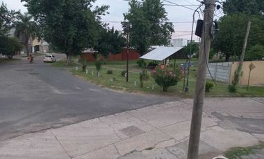VENTA CASA 2 DORM Y COCHERA EN M° SELVA