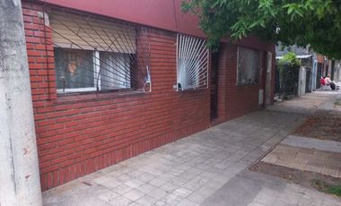 VENTA CASA 2 DORM Y COCHERA EN M° SELVA