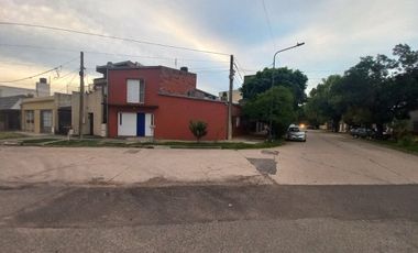 VENTA CASA 2 DORM Y COCHERA EN M° SELVA