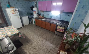 VENTA CASA 2 DORM Y COCHERA EN M° SELVA