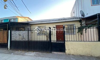 Casa en Arriendo en Av Las Torres / Con El Alfa