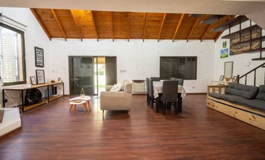 Se vende casa con pileta en Los Molinos