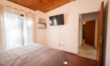 Se vende casa con pileta en Los Molinos