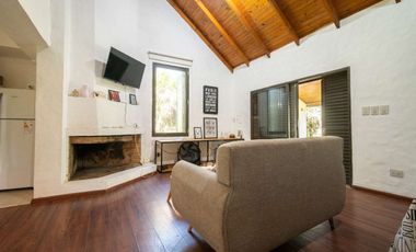 Se vende casa con pileta en Los Molinos