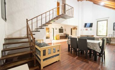 Se vende casa con pileta en Los Molinos