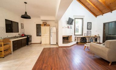 Se vende casa con pileta en Los Molinos