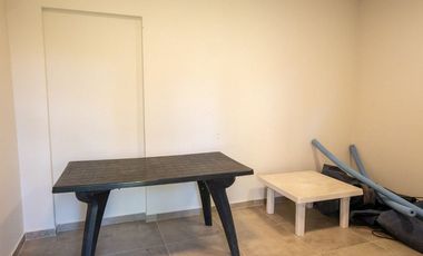 Se vende casa con pileta en Los Molinos