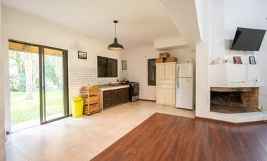 Se vende casa con pileta en Los Molinos