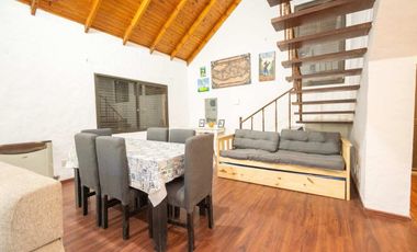 Se vende casa con pileta en Los Molinos