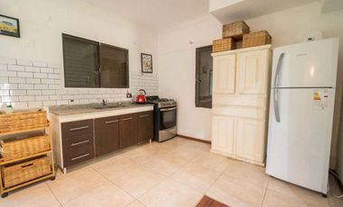 Se vende casa con pileta en Los Molinos