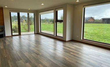 Casa en Arriendo en Condominio El Pangue