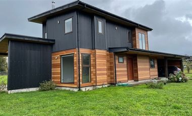 Casa en Arriendo en Condominio El Pangue