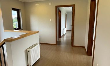Casa en Arriendo en Condominio El Pangue