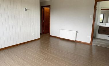 Casa en Arriendo en Condominio El Pangue