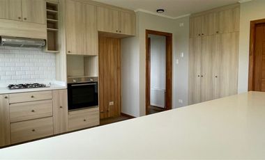 Casa en Arriendo en Condominio El Pangue