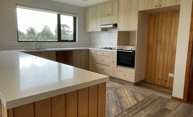 Casa en Arriendo en Condominio El Pangue