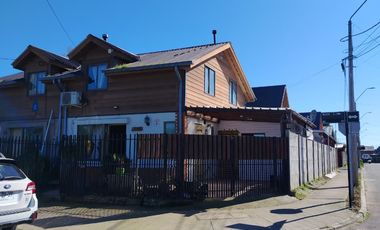 AMPLIA CASA CON ESTACIOAMIENTO EN VILLA ALEGRE