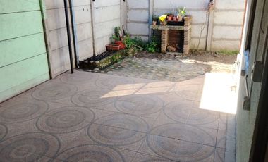 AMPLIA CASA CON ESTACIOAMIENTO EN VILLA ALEGRE