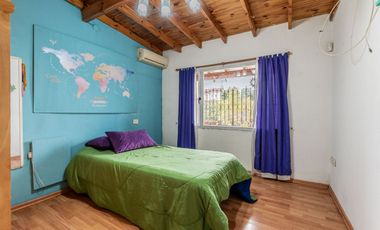 VENTA CASA 4 DORMITORIOS COCHERA QUINCHO MORON