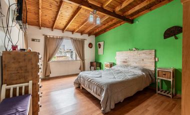 VENTA CASA 4 DORMITORIOS COCHERA QUINCHO MORON