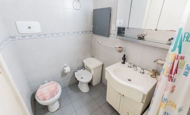 VENTA CASA 4 DORMITORIOS COCHERA QUINCHO MORON