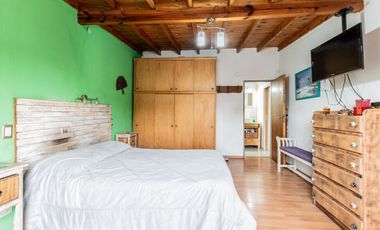 VENTA CASA 4 DORMITORIOS COCHERA QUINCHO MORON